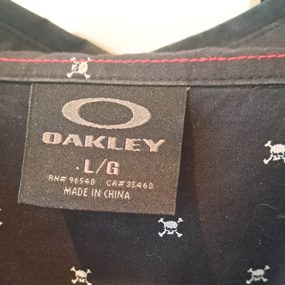 Oakley Men's Casual Black Pattern Shirt - Picture 2 of 8